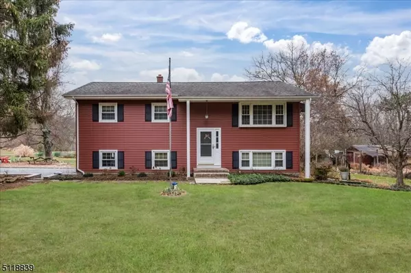 315 Jeffrey Ln, Lebanon Twp., NJ 08826