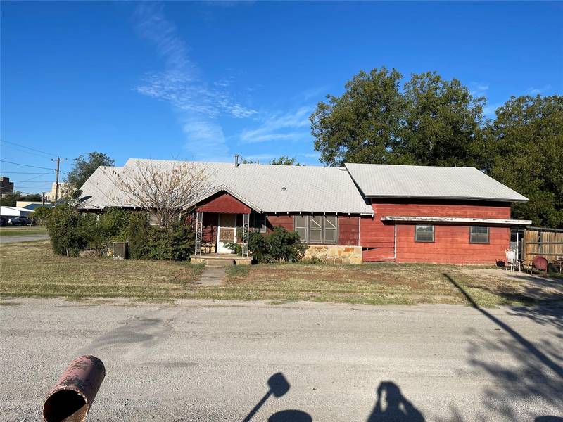 316 East White, Eastland, TX 76448