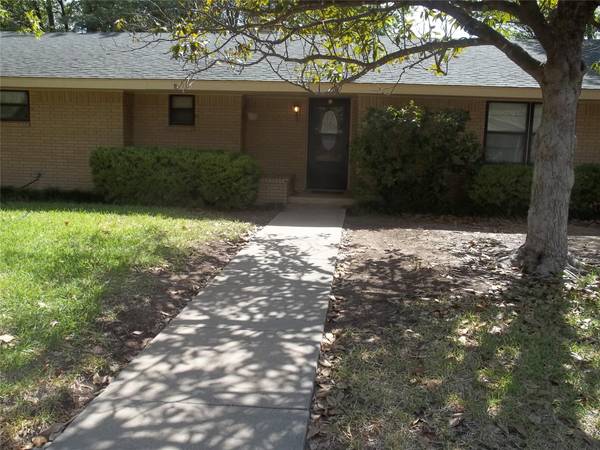 2101 7th Street, Brownwood, TX 76801