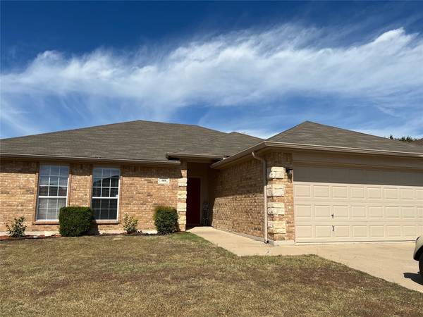 909 La Sierra Drive, Crowley, TX 76036