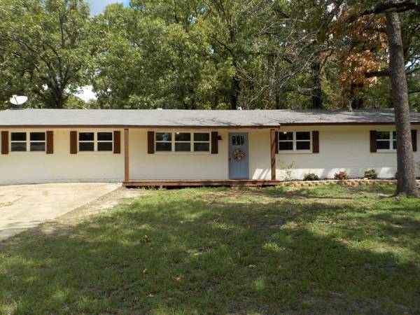 209 N Oaks Drive, Grand Saline, TX 75140