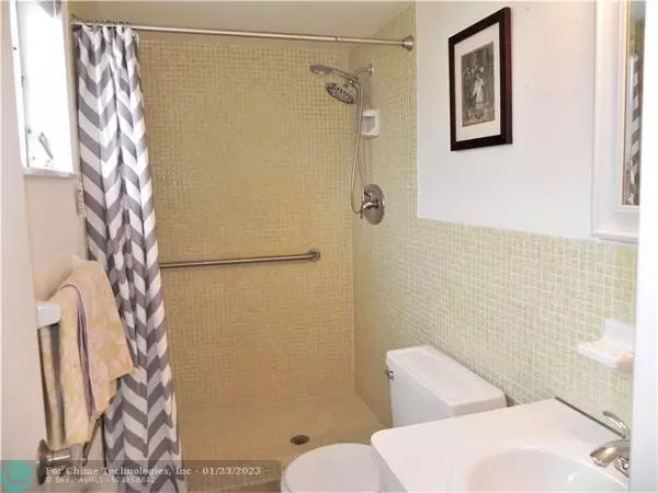 Hollywood, FL 33021,940 Hillcrest Ct  #214