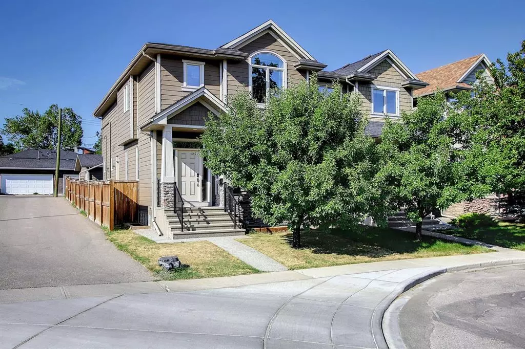 Calgary, AB T2T 1X3,2450 32 AVE SW