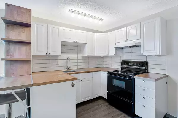 Calgary, AB T2K5C4,6819 Centre ST NW #2