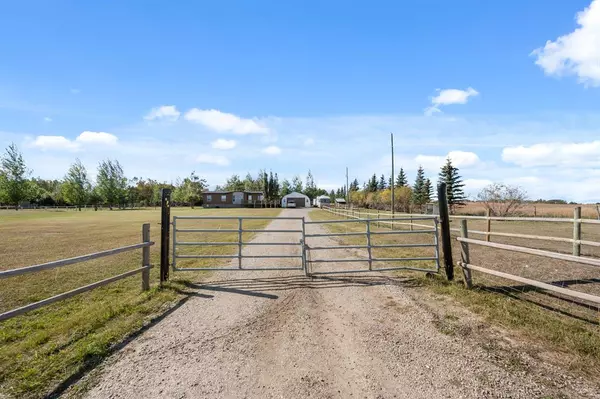 Rural Mountain View County, AB T0M 0K0,33546 RR30