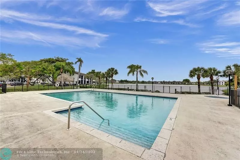 211 Lake Pointe Dr  #208, Oakland Park, FL 33309