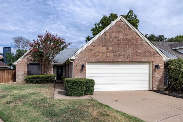 1405 Autumn Chase Square, Bedford, TX 76022