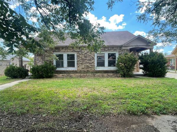 815 W Liveoak Street, Coleman, TX 76834