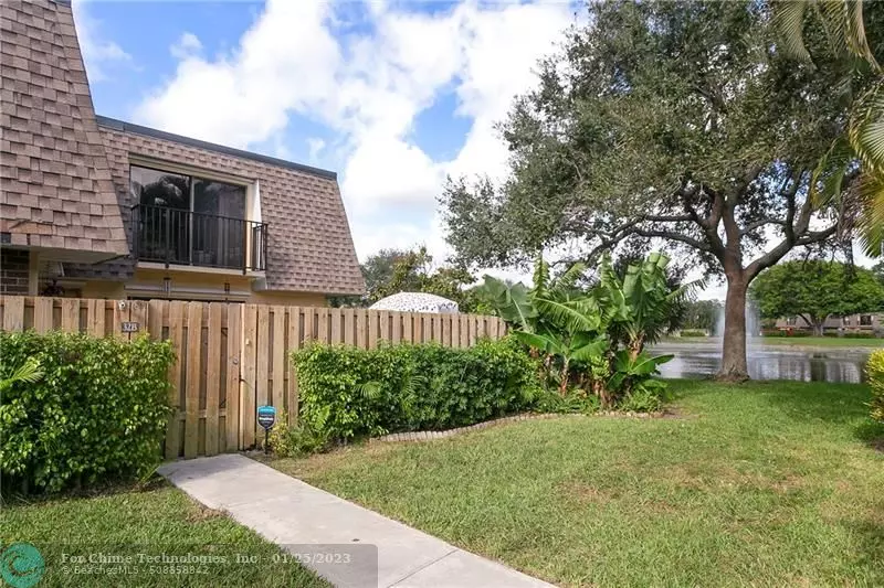 2929 SW 22nd Cir  #32B, Delray Beach, FL 33445