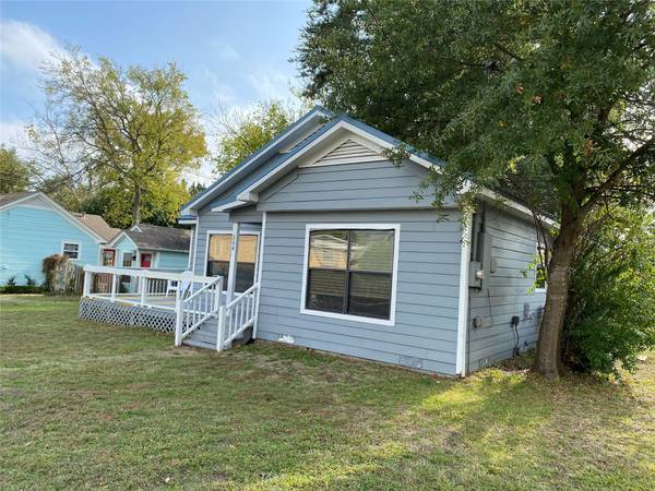 204 E Pine Street, Winnsboro, TX 75494