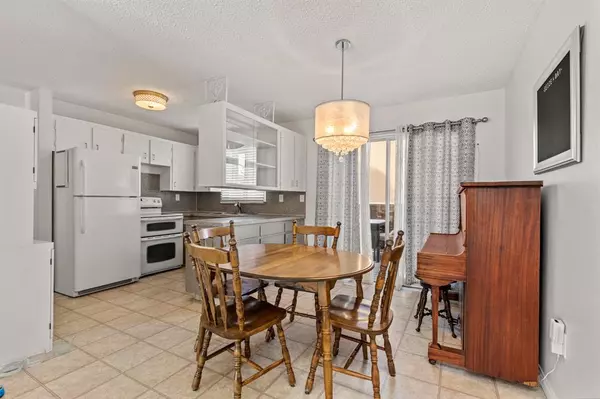 Medicine Hat, AB T1B1W7,20 Rossdale CRES SE