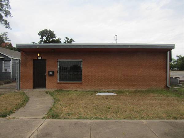 205 W Gandy Street, Denison, TX 75020