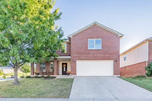 10101 Mount Pheasant Court, Fort Worth, TX 76108