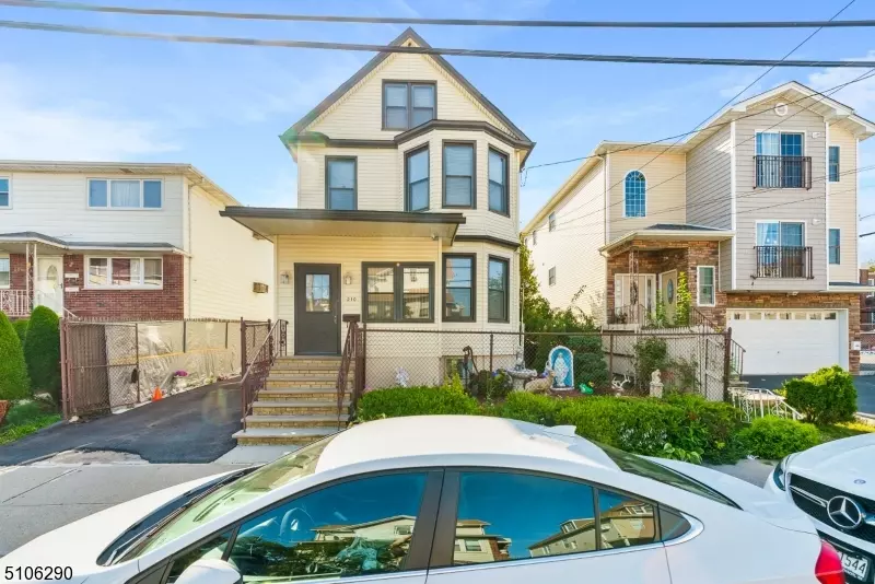 210 Spencer St, Elizabeth City, NJ 07202