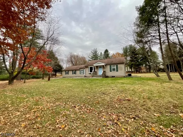 11 Poling Farm Court, Montgomery Twp., NJ 08502