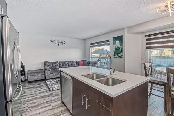 Calgary, AB T3J 4M3,60 Saddlehorn CRES NE