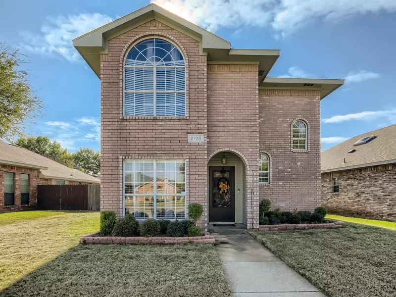 2128 Arbor Creek Drive, Carrollton, TX 75010