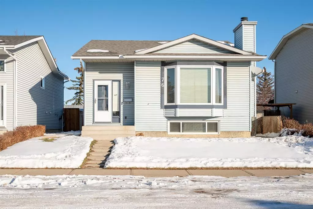 Calgary, AB T2A 7K7,76 Appletree CRES SE