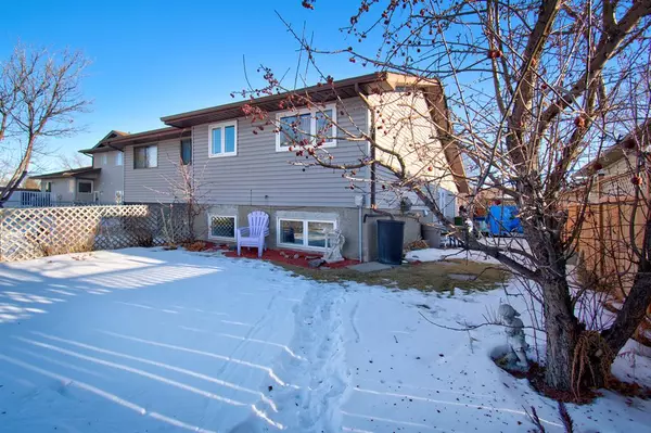 Airdrie, AB T4B1V9,105 Summerwood PL SE