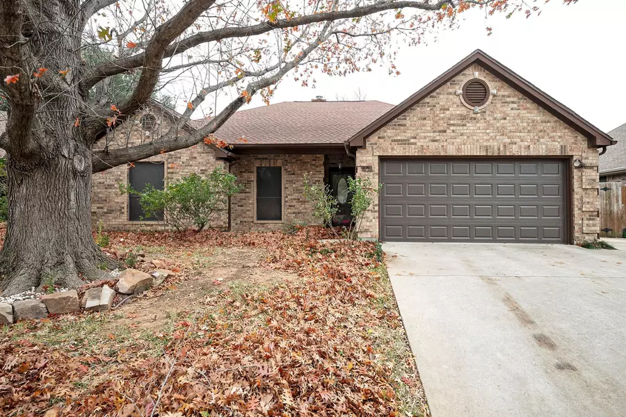 408 Sandra Drive, Lewisville, TX 75057