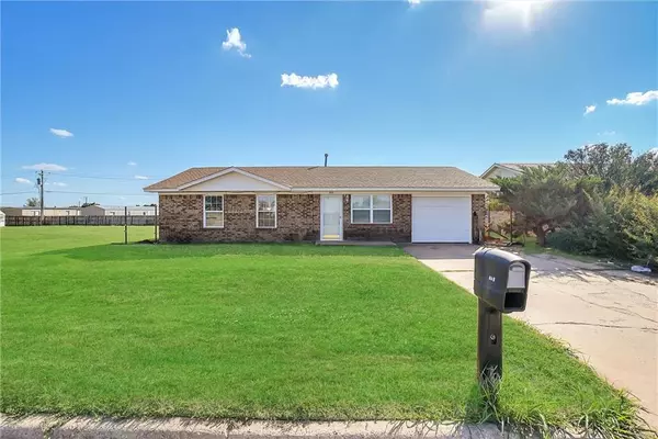 818 E 9th Street, Cordell, OK 73632