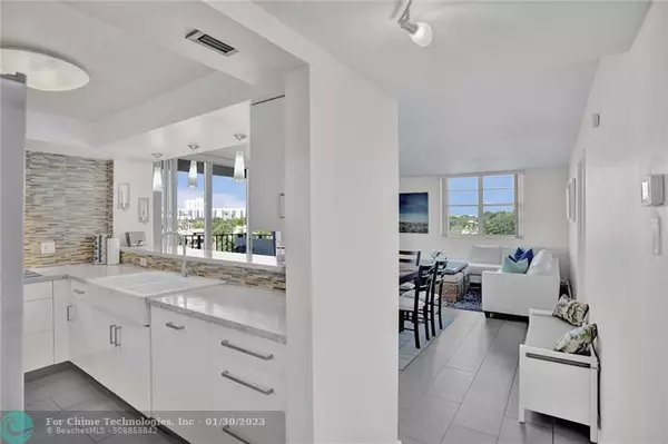 Lauderdale By The Sea, FL 33062,1900 S Ocean Blvd  #4M