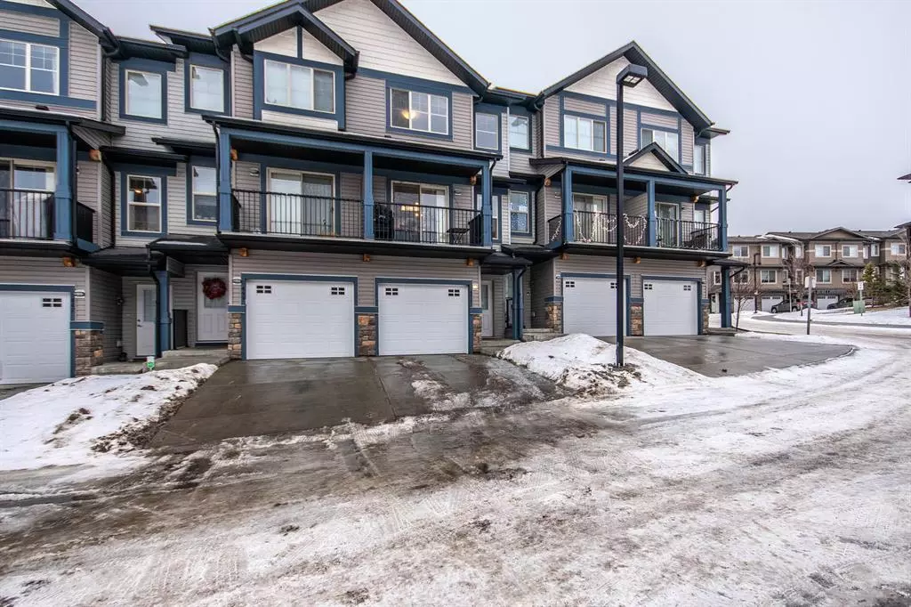 Calgary, AB T3R 0Z8,451 Sage Hill GRV NW