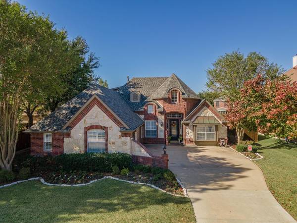 214 Crenshaw Drive, Mansfield, TX 76063