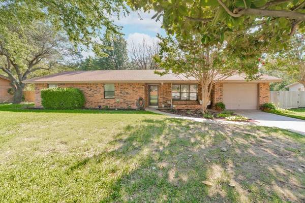 2609 S Lipsey Street, Decatur, TX 76234