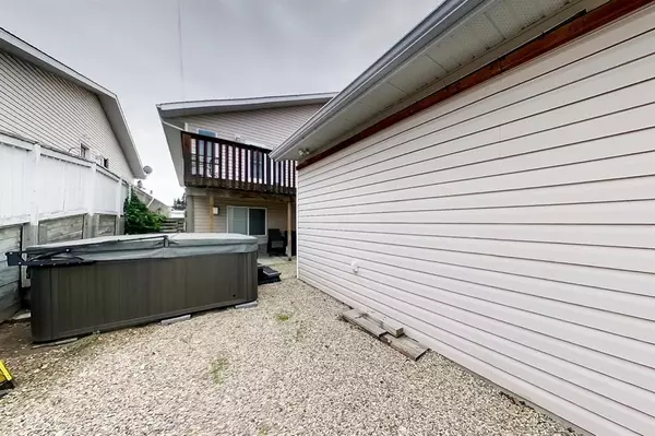 Innisfail, AB T4G 1M2,5030 48 ST