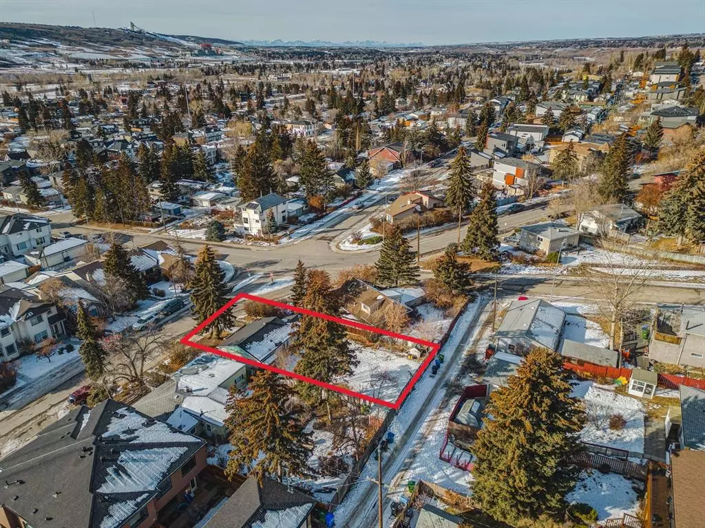 Calgary, AB T3B 0Y5,4836 22 AVE NW