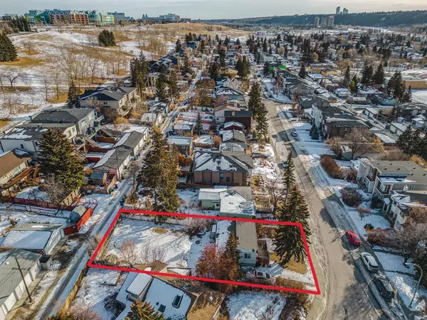 Calgary, AB T3B 0Y5,4836 22 AVE NW