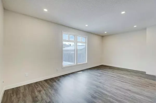 Calgary, AB T3J 1R4,87 Castlebrook Rise NE