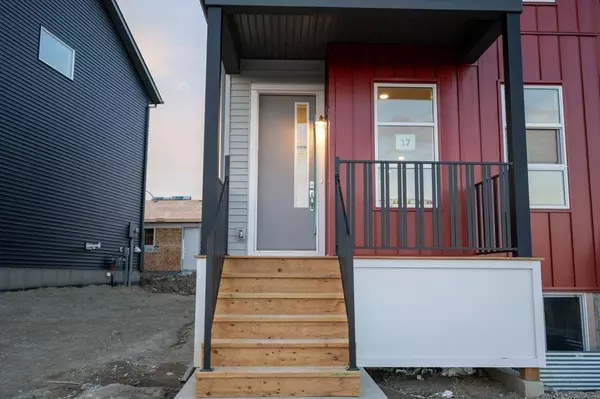 Calgary, AB T3P1T2,17 Herron Mews NE