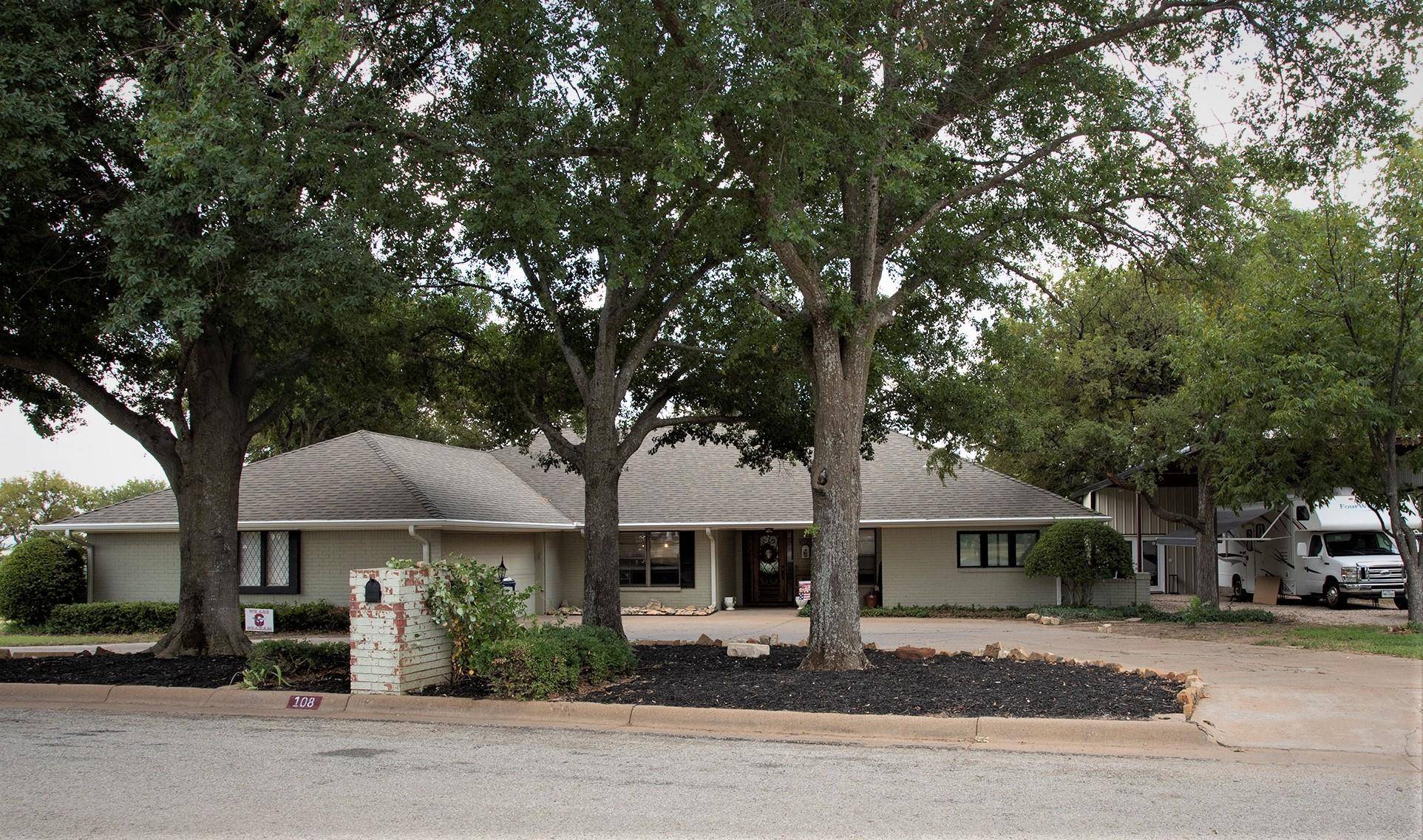 108 Fawn Trail Circle,  Graham,  TX 76450