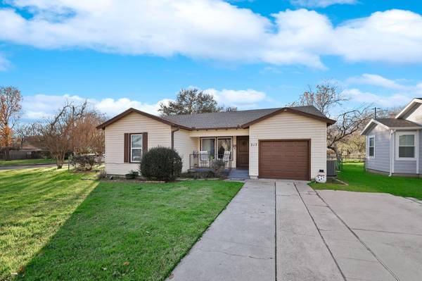 317 Norwood Drive, Hurst, TX 76053