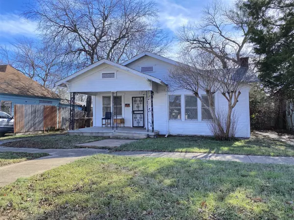 1304 E Terrell Avenue, Fort Worth, TX 76104