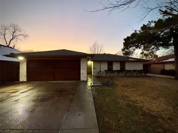 808 Twilight Drive, Cedar Hill, TX 75104