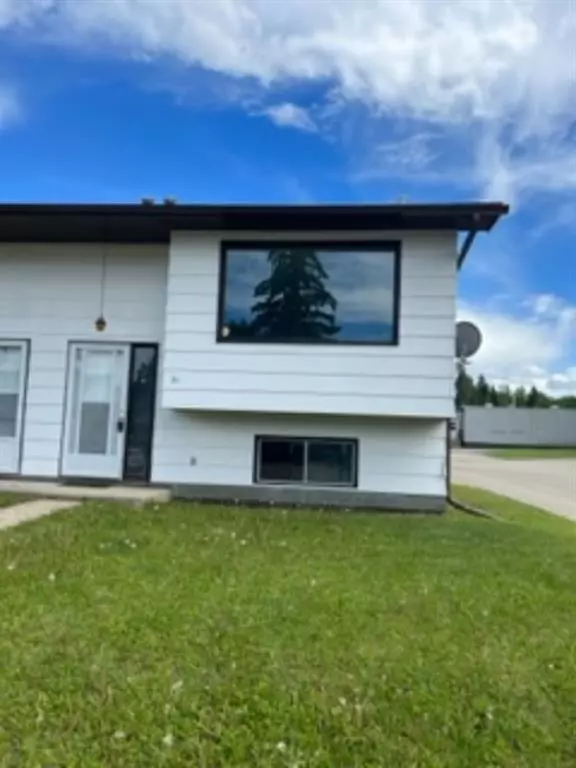 Whitecourt, AB T7S 1E8,31 Feero DR