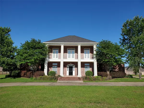 9939 Burgundy Oaks Drive, Shreveport, LA 71118