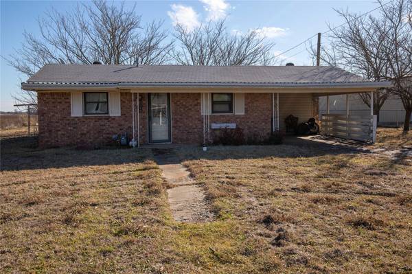 305 N Bois D Arc Street, Savoy, TX 75479