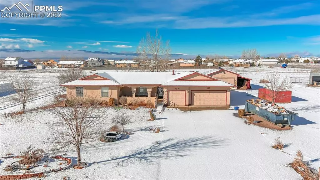 637 S Camino Del Contento WAY, Pueblo West, CO 81007