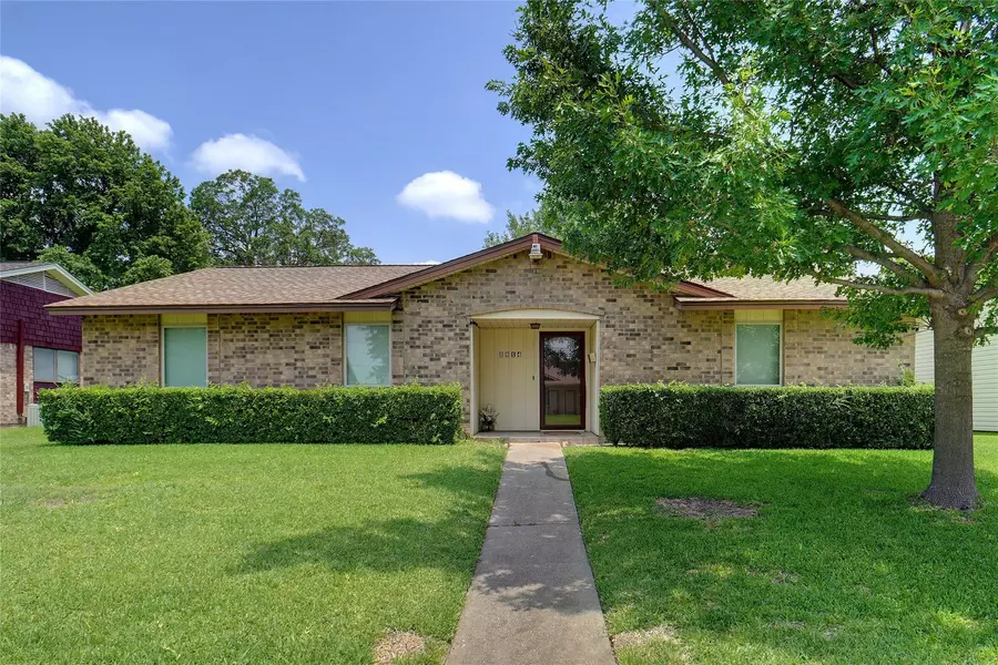 2814 Abston Drive, Mesquite, TX 75150