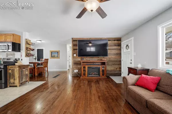 Colorado Springs, CO 80907,2720 Green Ridge DR