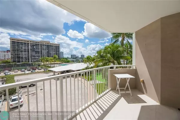 Hallandale Beach, FL 33009,1965 S Ocean Dr  #3K