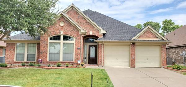 6040 Cedar Glen Drive, Grand Prairie, TX 75052