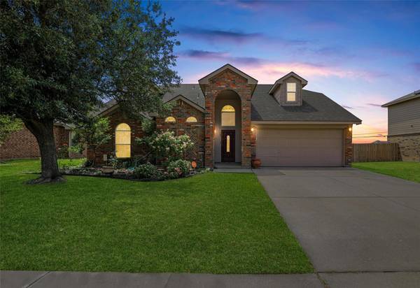 103 Thoroughbred Drive, Krum, TX 76249