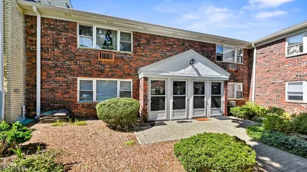 137 Regency #137, Ramsey Boro, NJ 07446