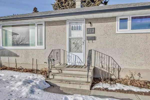 Calgary, AB T2K 3G6,223 Northmount DR NW