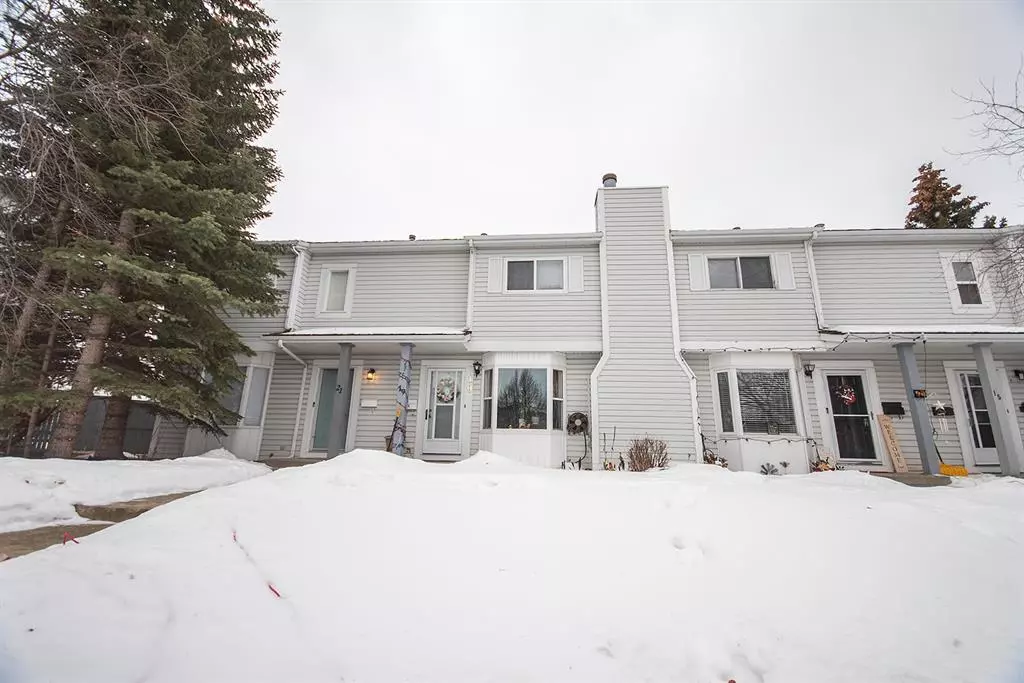 Red Deer, AB T4R 2E4,19 Edis Close